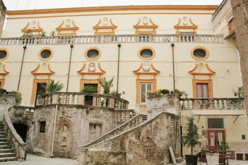 Palazzo Lupicini Affittacamere Bisceglie Ngoại thất bức ảnh